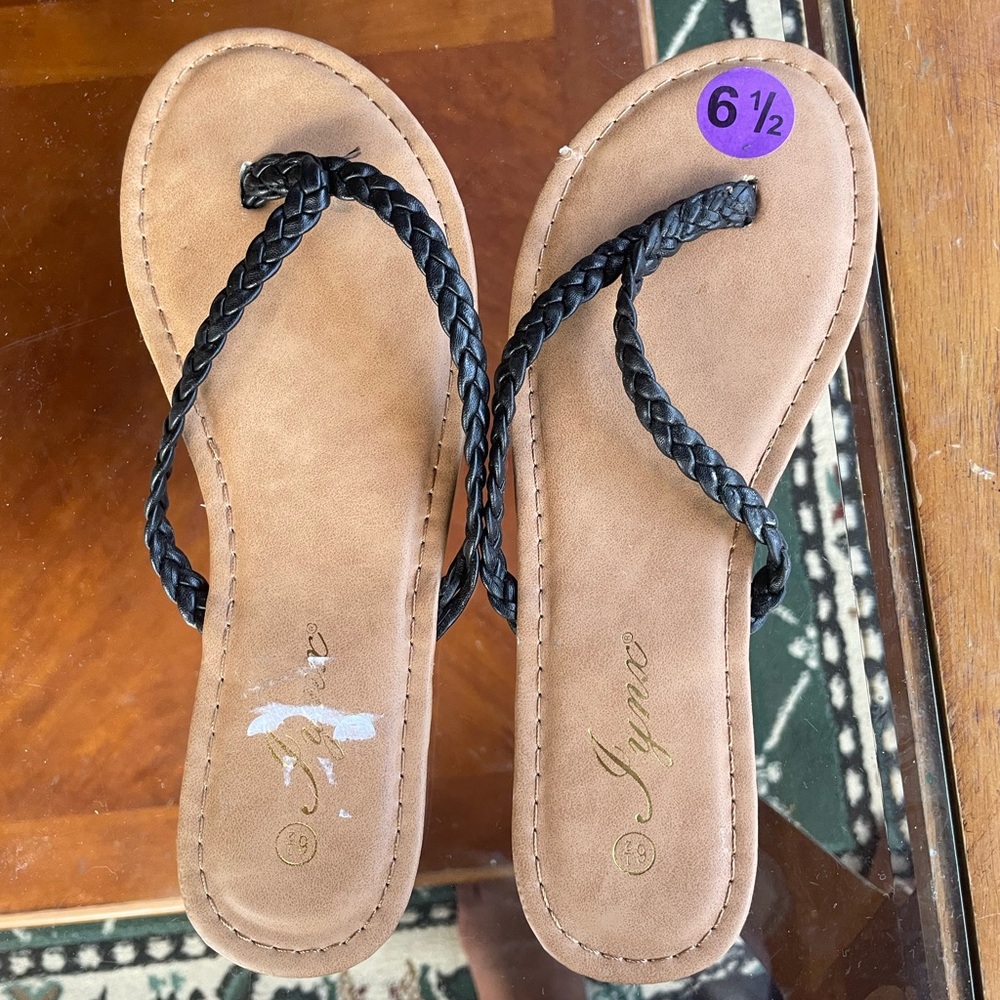Jynx Black braided flat casual sandals size 6.5